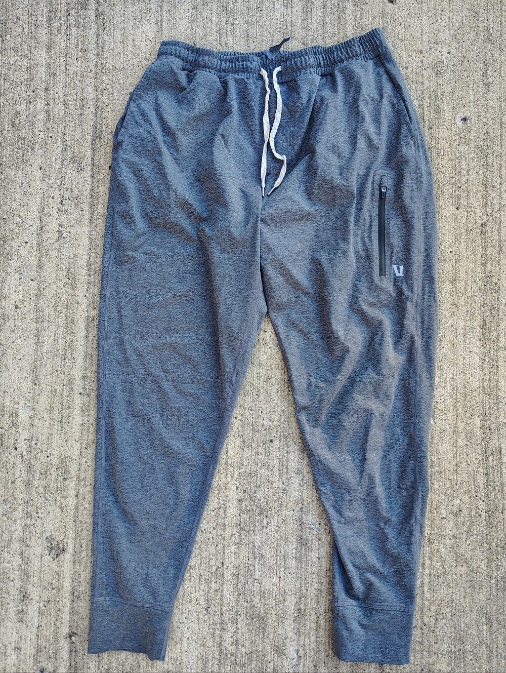 Vuori Sunday Performance Jogger Pants Mens Size L Large Charcoal Grey *read*